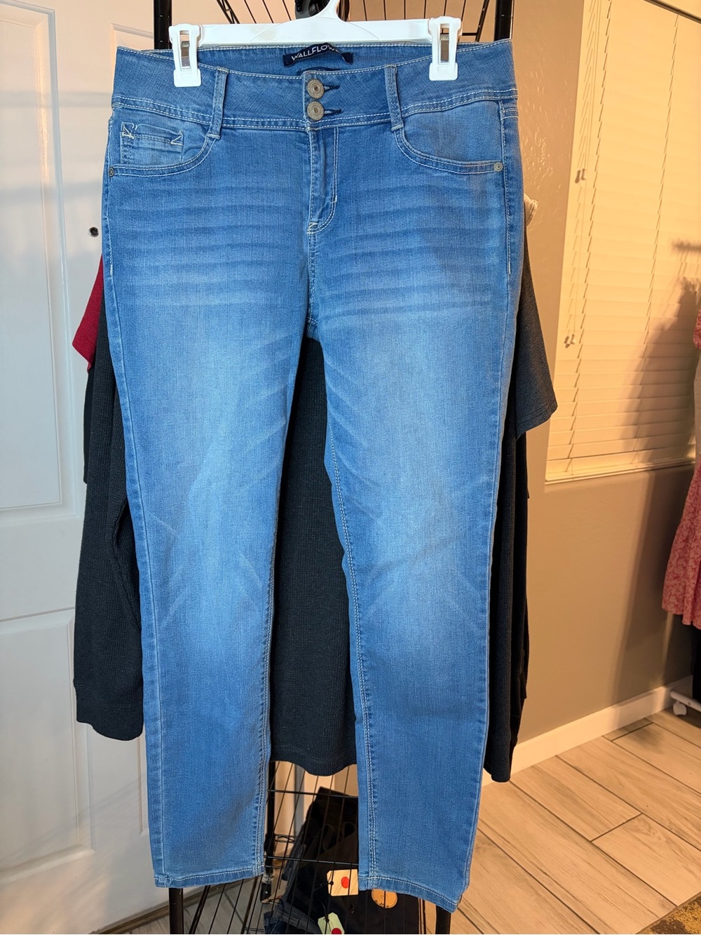Wallflower Women's Light Blue Skinny Jeans - Stretch Denim